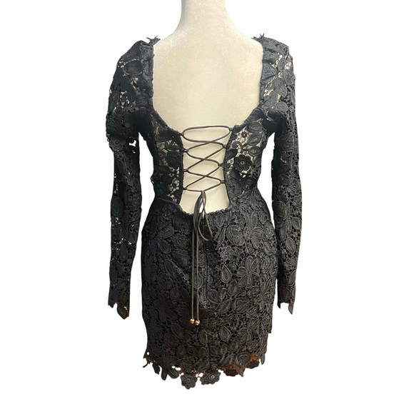 Saints + Secrets Lace Cocktail Mini Dress Size M Black Plunging V-neck Party Fun - Picture 4 of 9